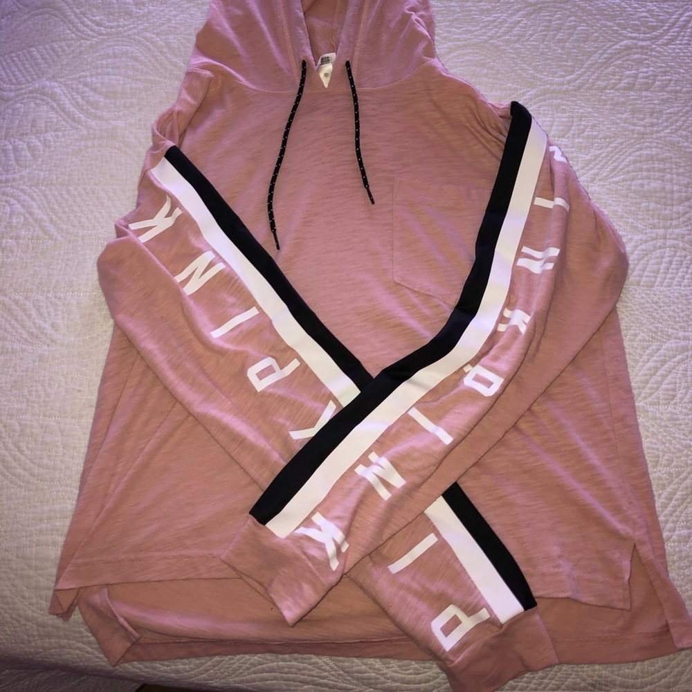 VS PINK HOODED LONG SLEEVE TEE